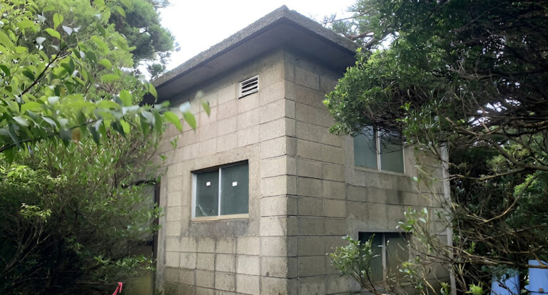 Ishizuka Hut